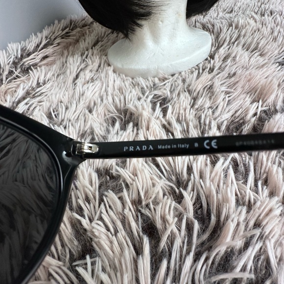 Gorgeous PRADA Sunglasses in EUC - Picture 9 of 10